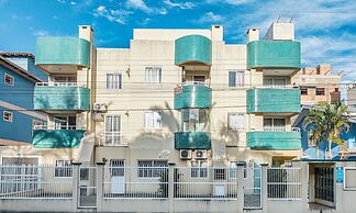 2BR apt W/balcony 220m Bombas Fdl103