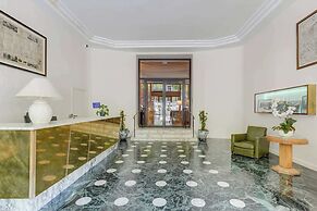 Renaissance Madeleine - Elegant Home in Madeleine
