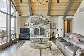 River Views + Wraparound Deck: Dubuque Getaway