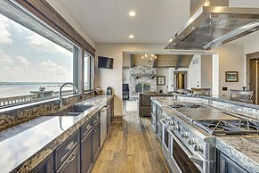 River Views + Wraparound Deck: Dubuque Getaway