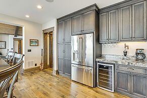 River Views + Wraparound Deck: Dubuque Getaway