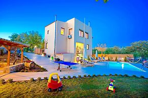 Villa Aclando With Private Swimming Pool