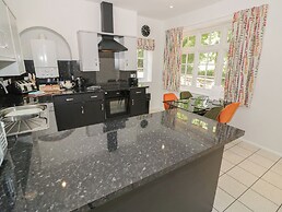Raglan Lodge
