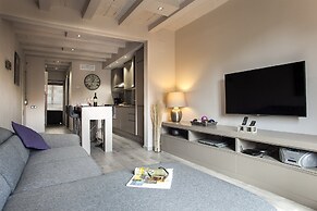 Elegant Eixample Apartment Nicely Decorated