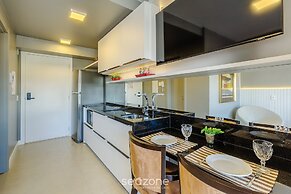 Studio in Building With Pool Con1206