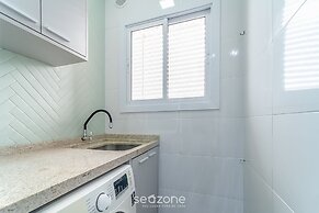 Apt w/ Gourmet Balcony 800m From the Beach Cbe0201