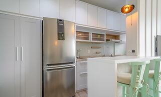 Apt w/ Gourmet Balcony 800m From the Beach Cbe0201