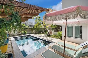 Luxury Condado Apt Walk to the Beach Pool