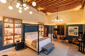 Por los Siglos Hotel