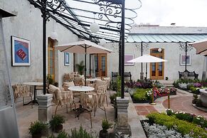 Por los Siglos Hotel