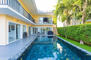 Oceanview 4BR Villa Jacuzzi Escape V180
