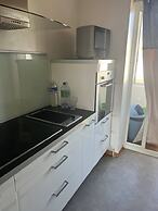 Spacious Flat Near Beach