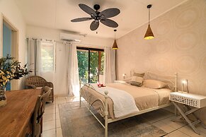 Beach House Beau Vallon