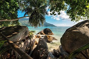 Beach House Beau Vallon
