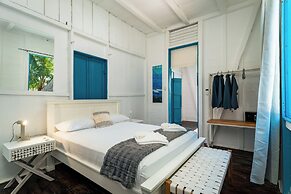 Beach House Beau Vallon