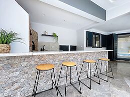 Breeze House 1 by Atlantic Holiday