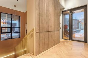 Glamorous & Stylish Getaway!