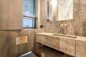 Glamorous & Stylish Getaway!