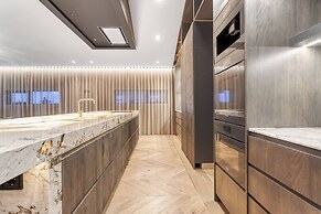 Glamorous & Stylish Getaway!