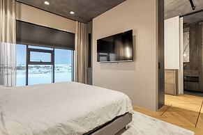 Glamorous & Stylish Getaway!