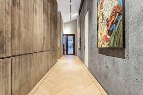 Glamorous & Stylish Getaway!