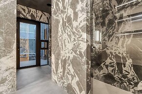 Glamorous & Stylish Getaway!