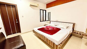 Hotel Dwarkadhish -near Station & Temple