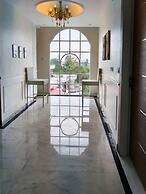 Hotel YJ Manor