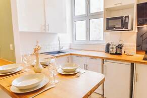 Quiet Apartment 1br/4p - Place des Victoires