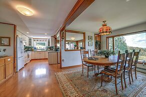 Serene Home w/ Deck, Pond & Mtn Views in Jefferson