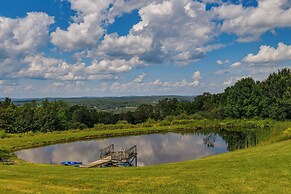 Serene Home w/ Deck, Pond & Mtn Views in Jefferson