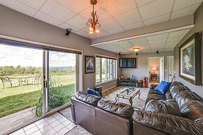 Serene Home w/ Deck, Pond & Mtn Views in Jefferson