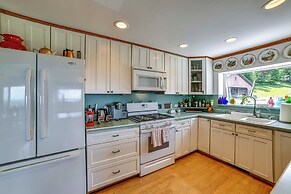 Serene Home w/ Deck, Pond & Mtn Views in Jefferson
