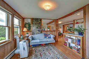 Serene Home w/ Deck, Pond & Mtn Views in Jefferson