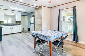 Screened Patio + Fire Pit: Peaceful Marshall Home