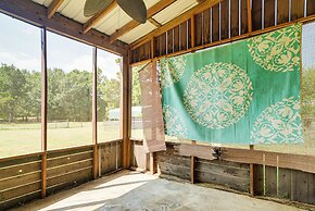 Screened Patio + Fire Pit: Peaceful Marshall Home