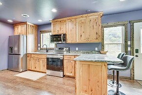 Hike, Fish & Relax: Kickapoo River Cabin!