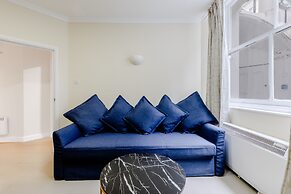 Comfy Apartments in Queensway