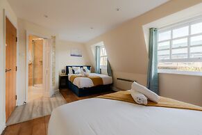 Comfy Apartments in Queensway