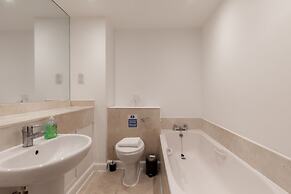 Comfy Apartments in Queensway