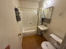 Columbia Inn Motel CA 49