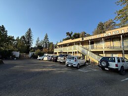Columbia Inn Motel CA 49