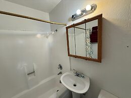 Columbia Inn Motel CA 49