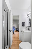 Spacious Apartment with Free Parking