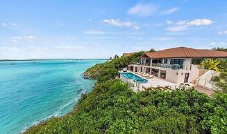 Alta Bella Villa w Nordic Spa Concierge