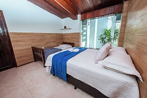 Casa c 4 su tes Piscina Churrasqueira e Garagem