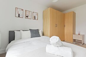 Windrush Grove Retreat in Birmingham