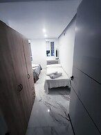 Airbhouse Prívate Rooms & Triana