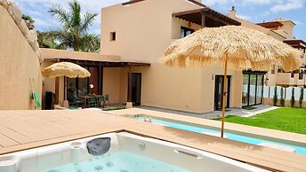 Chalet Amarilla Golf With Pool & Jacuzzi