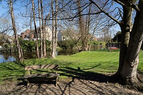 Surrey Hills Escape: Riverside Walks & Quick Links